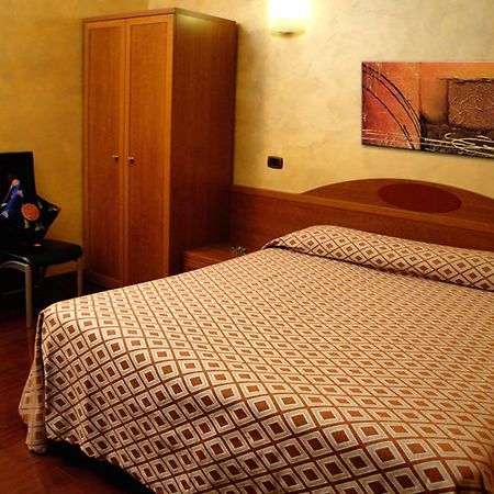 Hotel Bengasi Moncalieri Dış mekan fotoğraf