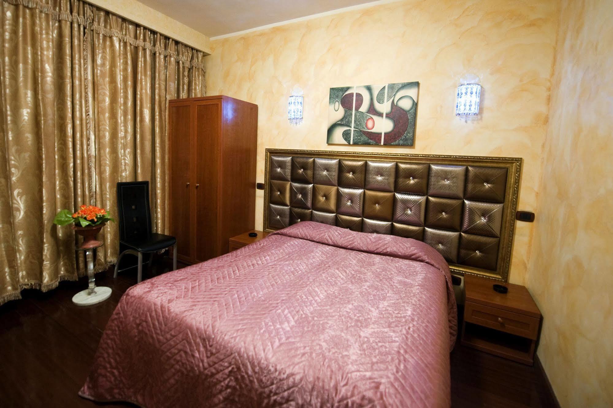 Hotel Bengasi Moncalieri Dış mekan fotoğraf